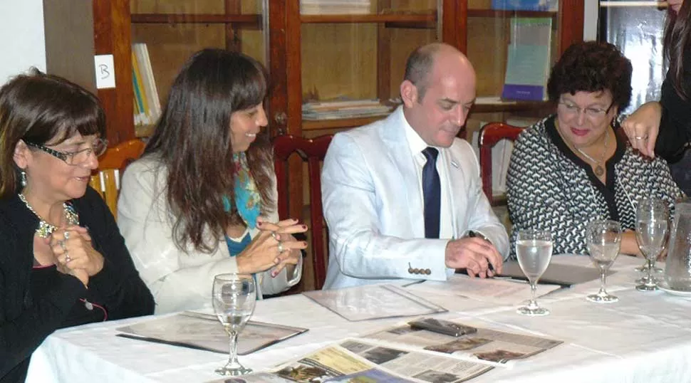 Docentes y psicólogos trabajarán en conjunto para fortalecer lazos comunitarios