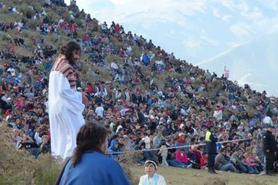 A pesar del frío, La Pasión convocó a miles de personas en Tafí del Valle