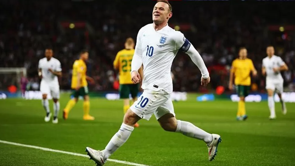 WAYNE ROONEY. Los ingleses empiezan a cuestionarlo y piden que vaya al banco. FOTO TOMADA DE ES.UEFA.COM