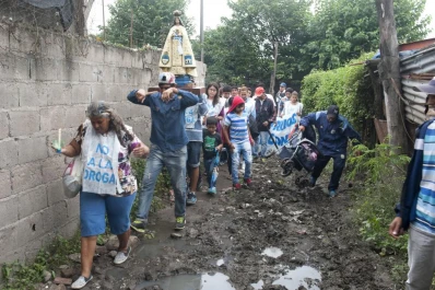 Via Crucis de los que cargan la cruz de la adicción
