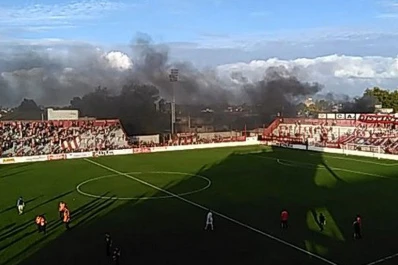 Por la batalla a tiros entre barras y policías se suspendió un partido en la B Metropolitana