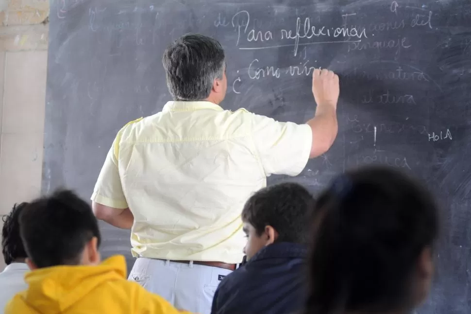 DÉFICIT. En la decadencia de la sociedad incide la baja calidad educativa. la gaceta / foto de INÉS QUINTEROS ORIO (archivo)