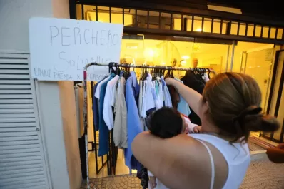 En Concepción la ola solidaria se replica en la peluquería y el perchero comunitarios