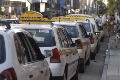 Video: ¿qué opinan los taxistas tucumanos sobre Uber?