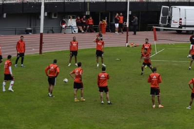Jugadores de River sufren diarrea y se perderían el partido ante Patronato