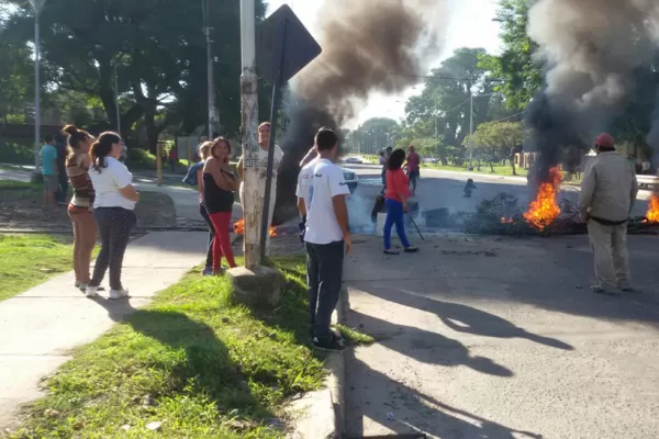 Cortan el tránsito en un acceso a Tafí Viejo para pedir más seguridad