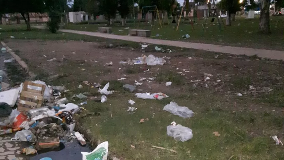 LA RINCONADA. Así queda la plaza después de cada feria. FOTO ENVIADA POR WHATSAPP