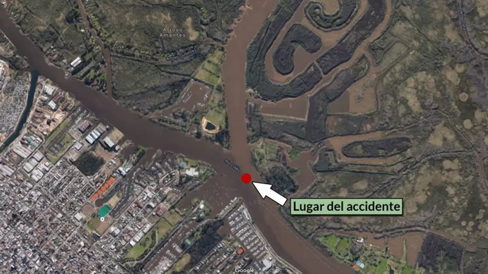 CRUCE. El choque ocurrió en la unión de un canal con el río Luján. IMAGEN TOMADA INFOBAE.COM