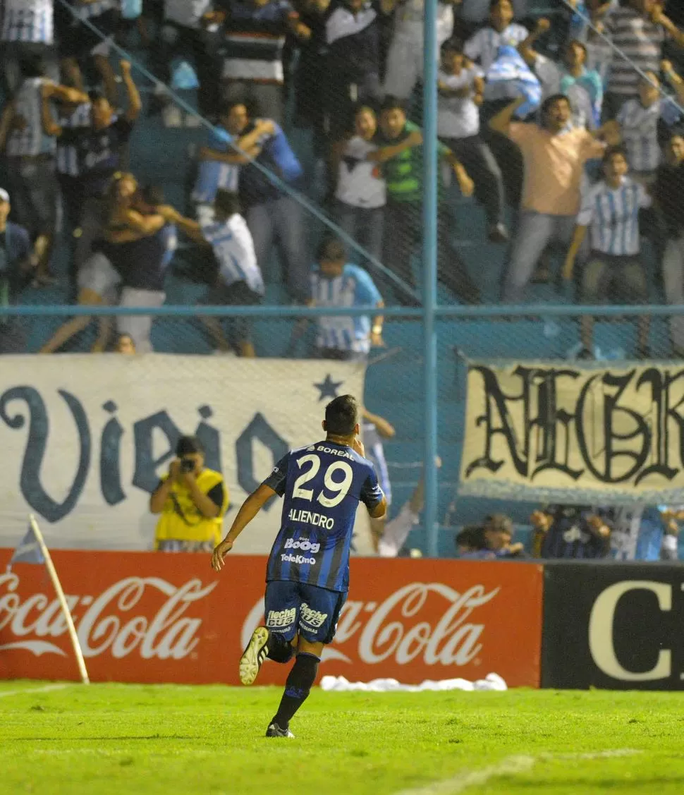 MENTE FRÍA. Aliendro ni se inmutó cuando quedó frente a Díaz. Definió con clase. la gaceta / fotos de héctor peralta