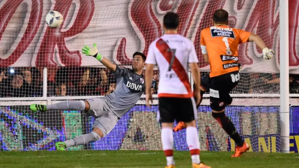 FUSILAMIENTO. Bértoli no perdonó y dejó sin chances a Batalla.
FOTO TOMADA DE INFOBAE