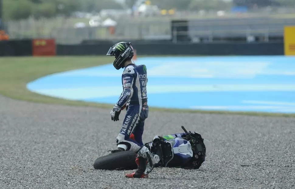 CAÍDA. A Jorge Lorenzo, campeón vigente, la pista también le complicó la vida. la gaceta / foto de Osvaldo Ripoll (enviado especial)