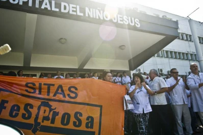 Autoconvocados de la salud inician un paro en hospitales