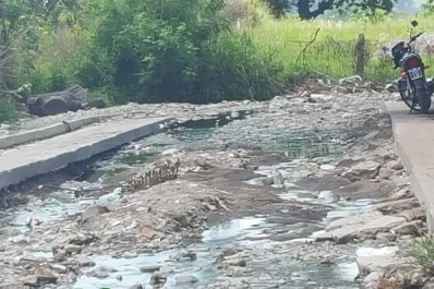 Por las calles en mal estado, en Tafí Viejo no pueden circular