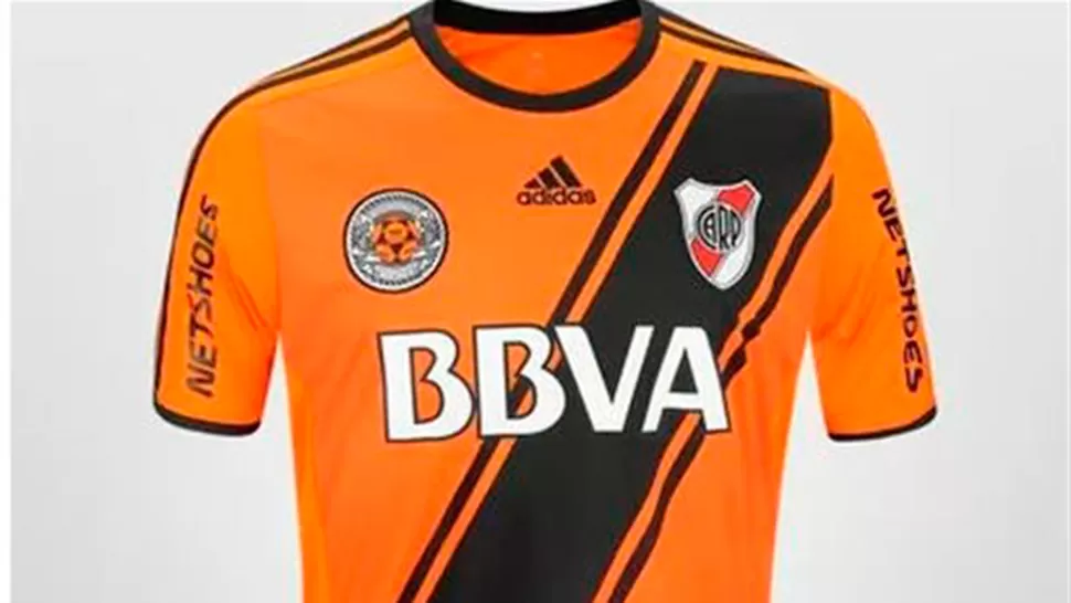 River y una camiseta especial, en honor al Beto Alonso