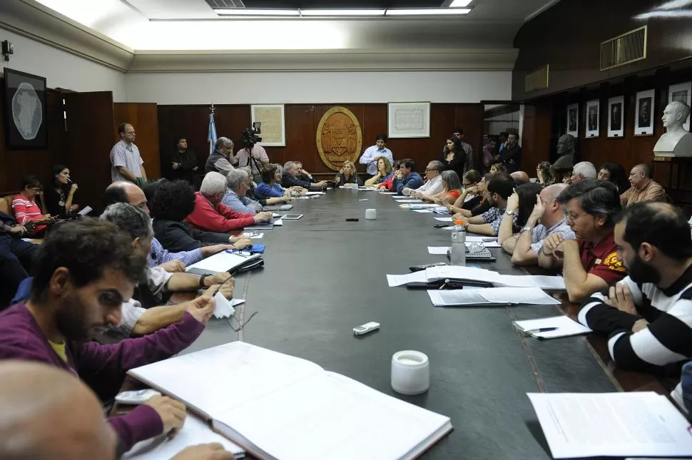 EN DEBATE. Los consejeros deberán resolver la situación del postulante y del representante en YMAD. la gaceta / foto de hector peralta