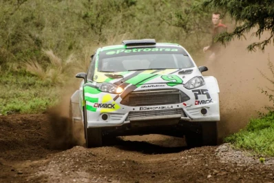 Padilla ya prueba su Ford Fiesta turbo en los caminos cordobeses