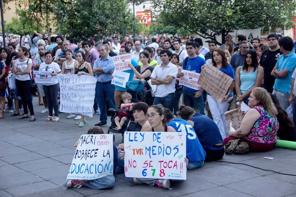 RECLAMO. Muchos realizadores y estudiantes de cine se manifestaron en diciembre en defensa de sus derechos.