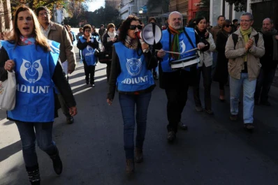 Docentes universitarios anuncian un paro de una semana
