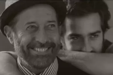 Video: Francella y su hijo grabaron un corto sobre el uso de celulares