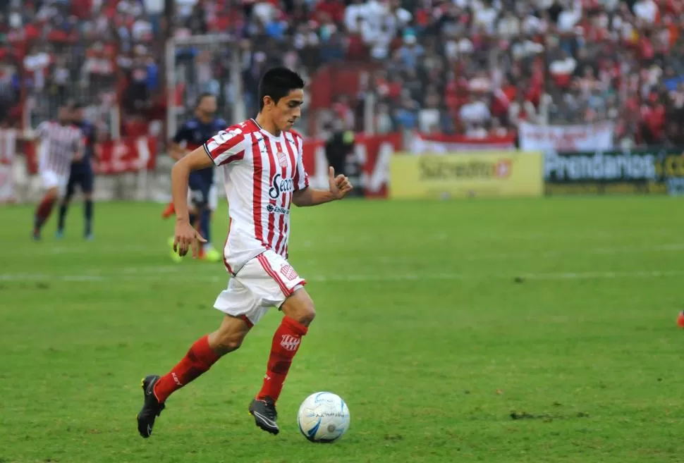 CONFIANZA. Víctor Rodríguez tuvo una buena tarea en el partido ante Güemes. la gaceta / foto de Maria Silvia Granara (archivo)