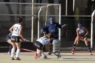 Universitario recibe al líder buscando cambiar de aire