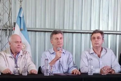 Macri recorrió las zonas inundadas y dijo que la pérdida es verdaderamente millonaria