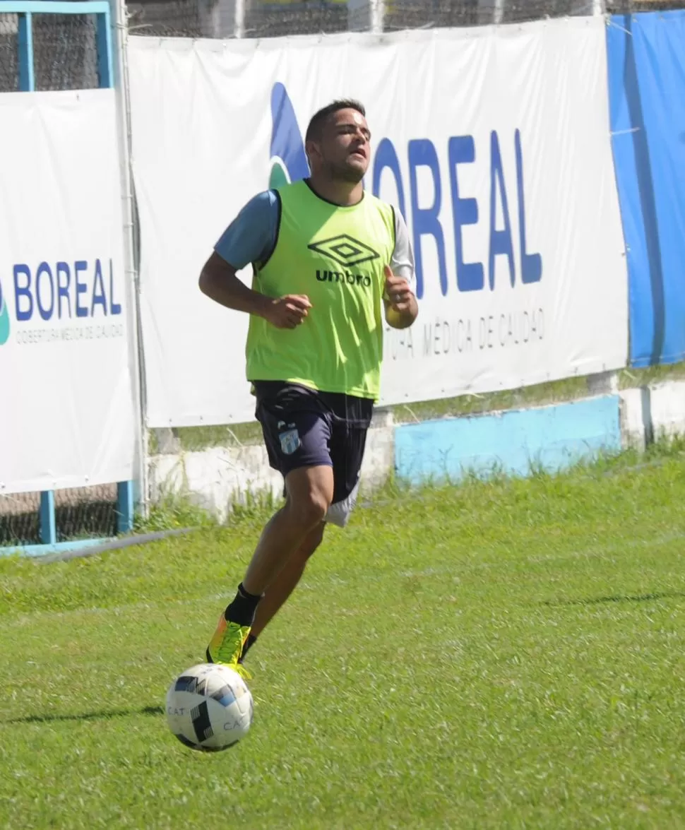 MODIFICACIÓN. Méndez reemplazará a Aliendro en la mitad de la cancha.  