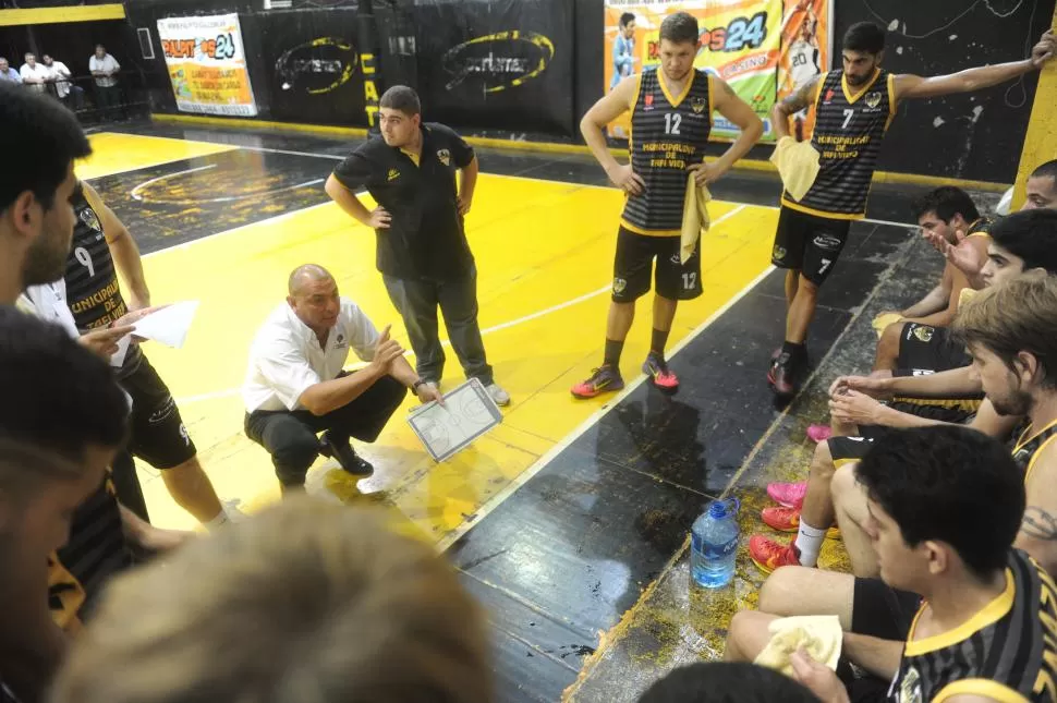 ORGULLO. Pese a la derrota, Vildoza elogió a los jugadores de Talleres. la gaceta / foto de Antonio Ferroni (archivo)