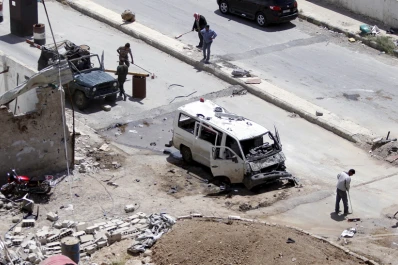 Siria: un atentado y varios bombardeos dejan casi 70 muertos civiles