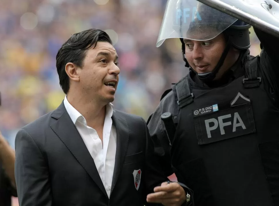 DISCONFORME. Gallardo reclamó que el estado de la cancha complicó el juego. dyn 