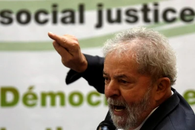 Lula dice que Dilma es víctima de un pelotón de fusilamiento