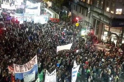 Multitudinaria marcha en Plaza de Mayo para pedir mayor presupuesto universitario