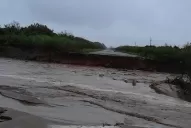 Las aguas del río San Francisco cortaron la ruta que une La Cocha con Taco Ralo