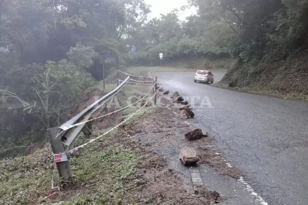 La lluvias dañaron la ruta que une a Yerba Buena con San Javier