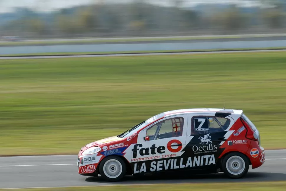 PERFIL VELOZ. Pablo Ortega logró un gran rendimiento con el Fiat Palio, al punto que siempre se mantuvo en los puestos de punta en la jornada del viernes. BH FOTOS