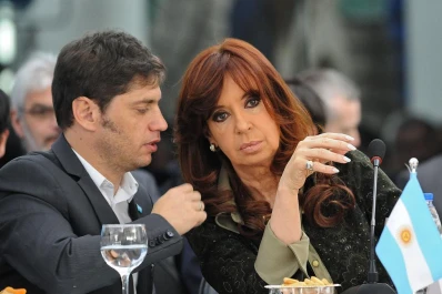 El kirchnerismo sale en defensa de Cristina por el dólar futuro y sostiene que buscan proscribirla