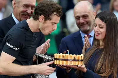 En el día de su cumpleaños, Murray venció a Djokovic y ganó en Roma