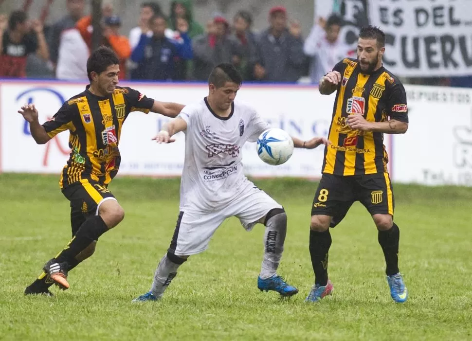 HACE LA DIFERENCIA. Nicolás Roldán con su talento le otorga juego, buen fútbol y goles al conjunto de Concepción FC. la gaceta / foto de osvaldo ripoll