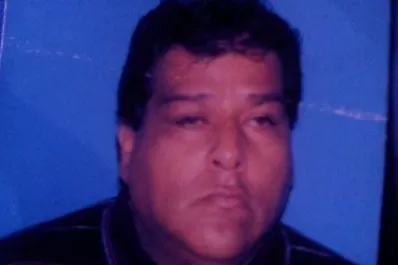 Todo apunta a que el hombre hallado junto a su moto no murió por accidente