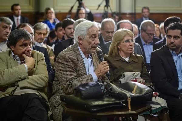 RECLAMO. El 4 de mayo, algunos rectores acompañaron la presentación del proyecto de Abal Medina, entre ellos la rectora de la UNT, Alicia Bardón. archivo