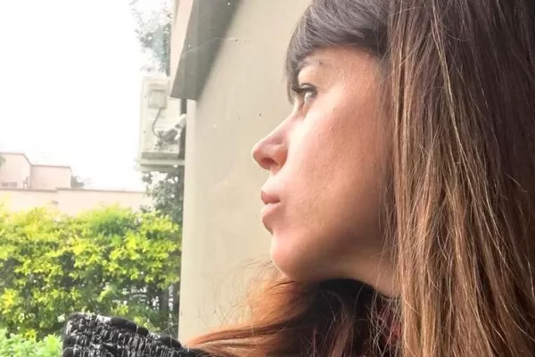 Marianela Mirra, con cambio de look y selfie sexy en la cama