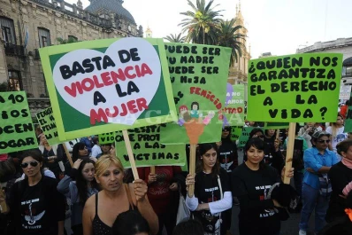 A la marcha “ni una menos” se suma la consigna “vivas nos queremos”