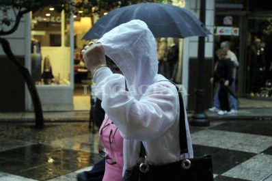 La lluvia y el frío se quedarían durante todo el día en Tucumán