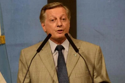 Aranguren negó las versiones de su renuncia