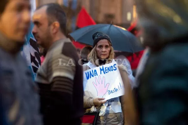 #NiUnaMenos: cientos de tucumanos marcharon en la plaza Independencia