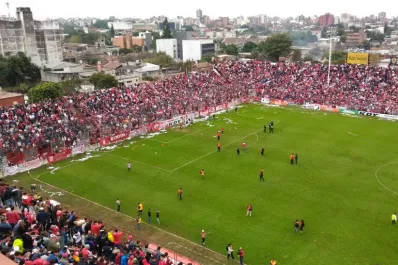 De la mano de la angustia, San Martín pasó a semifinales