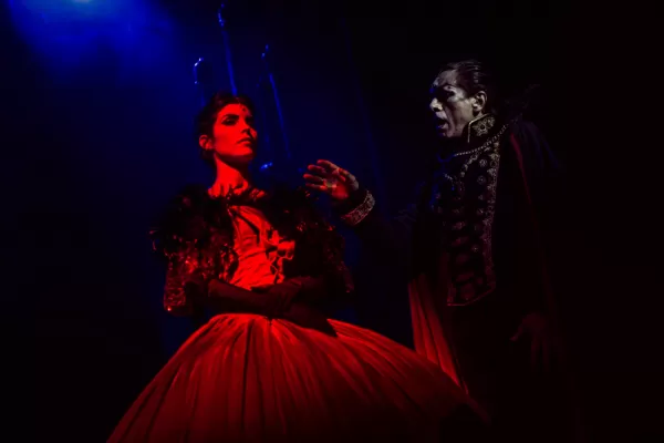 Vuelve “Drácula”, esta vez festejando las Bodas de Plata