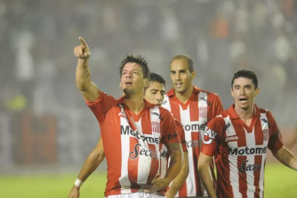 El historial favorece al Santo en los cruces contra Libertad