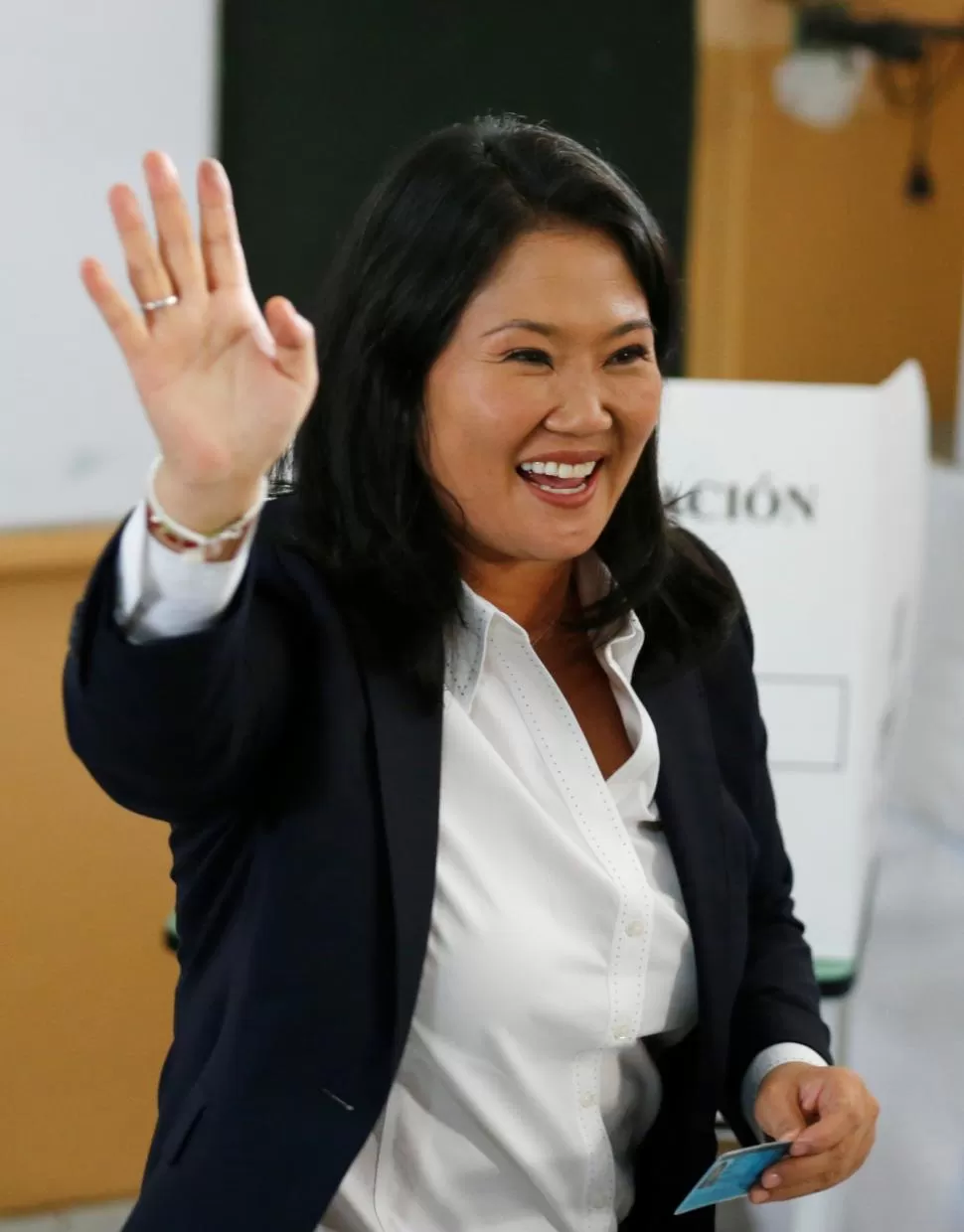 PURA ALEGRÍA. Keiko acudió a votar confiada y de buen ánimo.  