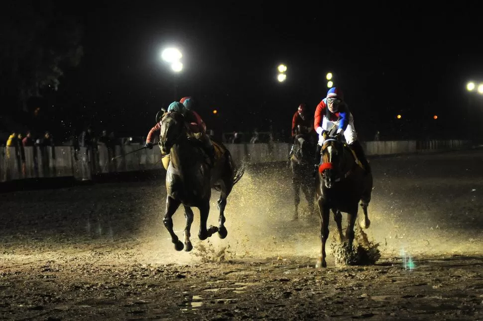 NOTABLE DEFINICIÓN. Gran Eibarres (izquierda) se hizo fuerte en los metros finales para vencer al favorito Mosconi (derecha). la gaceta / foto de Analía Jaramillo